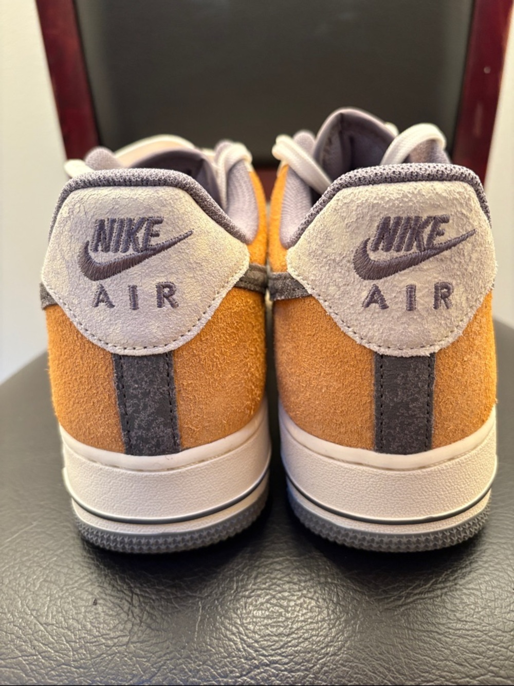 New Nike Men’s Air Force 1 Low Cream Gray and Orange Suede Sneakers Size 10 - Picture 4 of 7